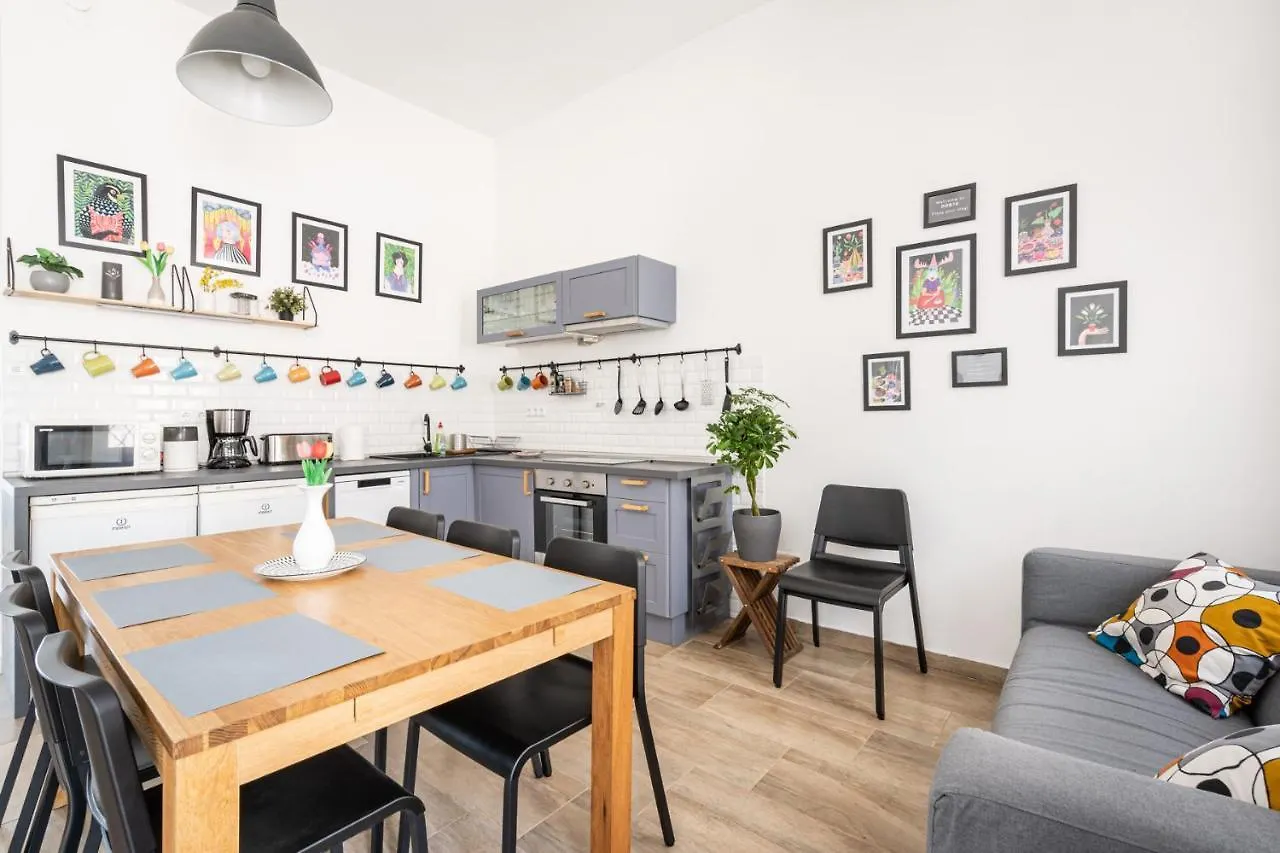Sunny Colors Apartment 布达佩斯