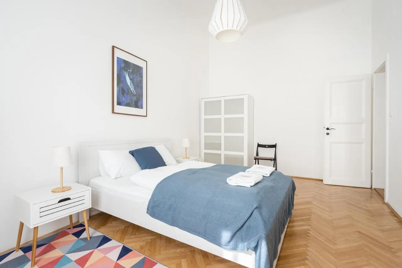 Sunny Colors Apartment 布达佩斯 0*,  匈牙利