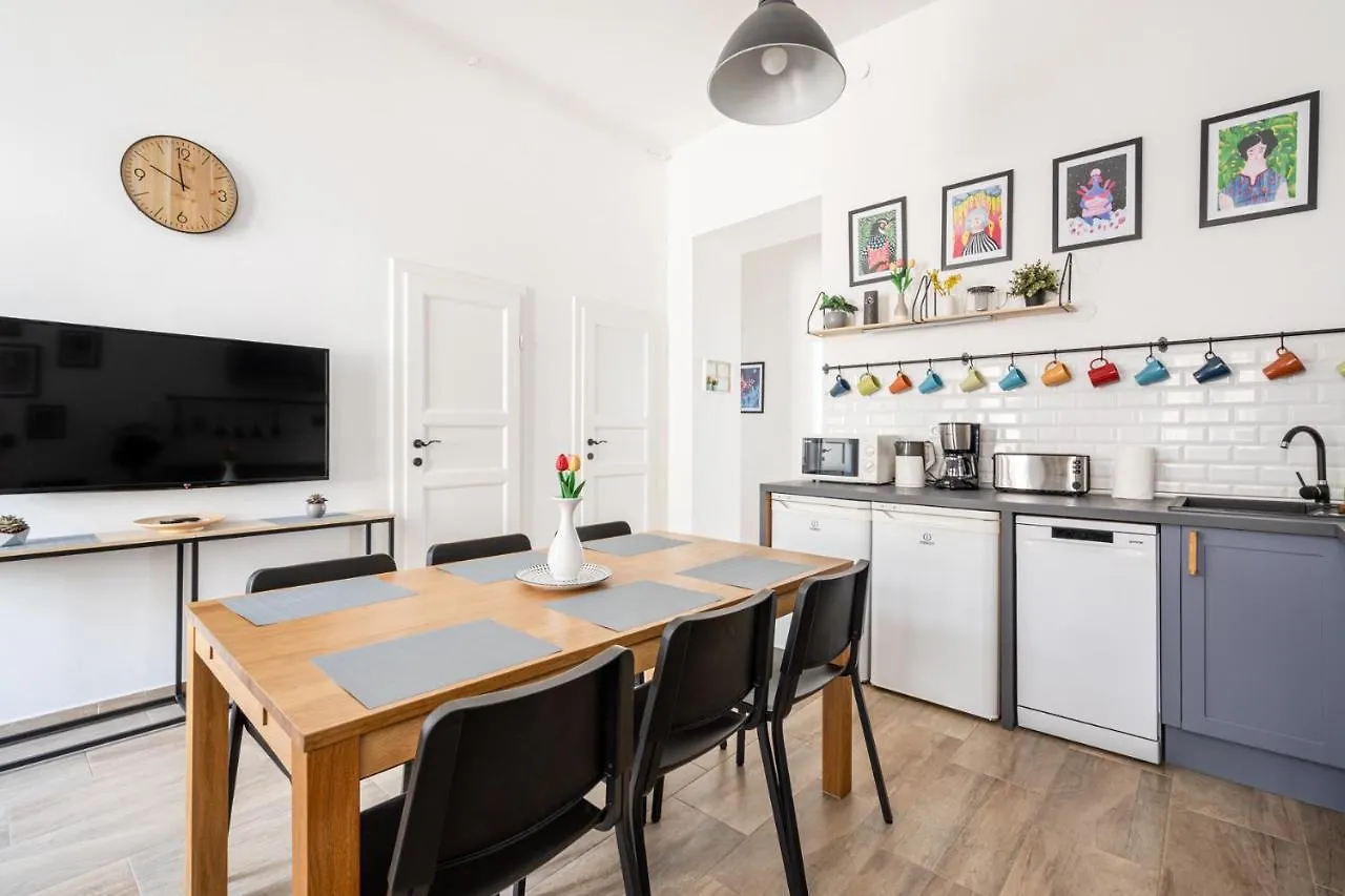 Sunny Colors Apartment 布达佩斯