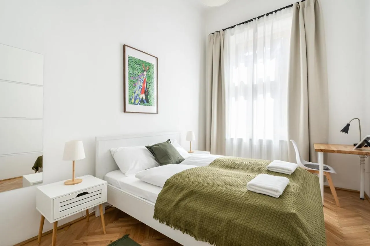 Sunny Colors Apartment 布达佩斯